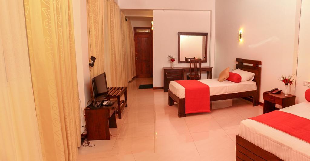 Vin Roma Inn Kandy Exterior photo