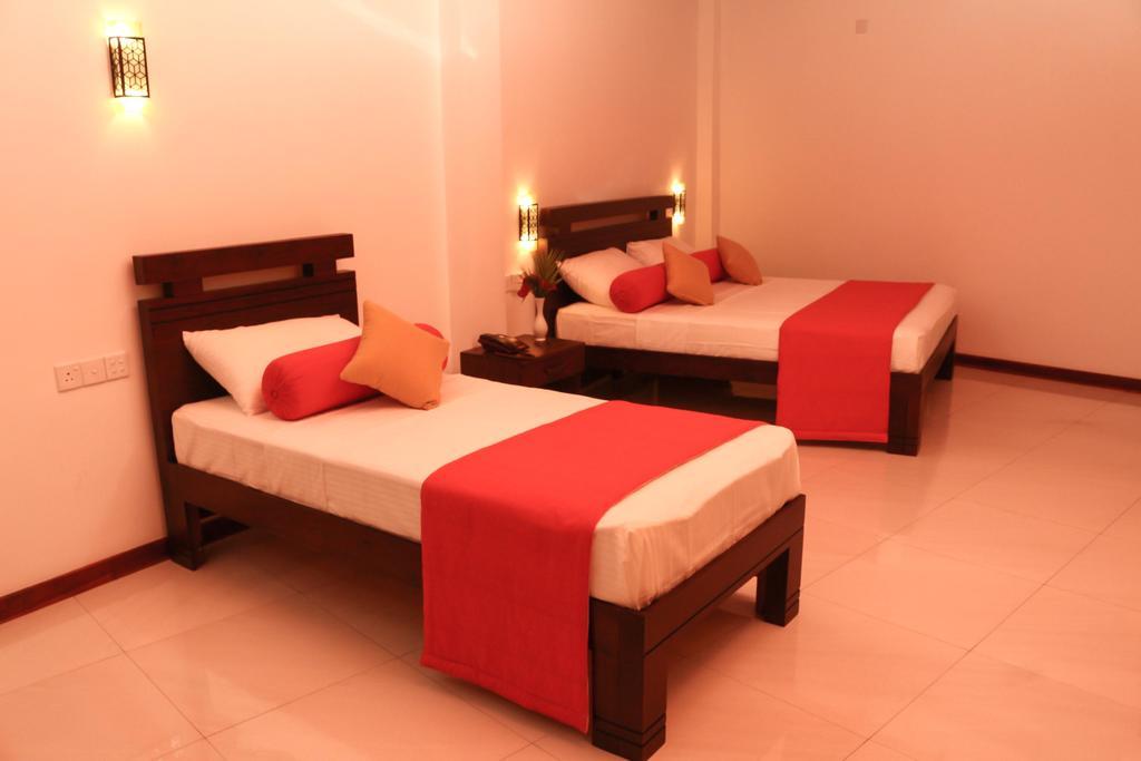 Vin Roma Inn Kandy Exterior photo